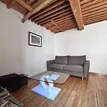 Le Pradet - Maison de ville rue piétonne animée